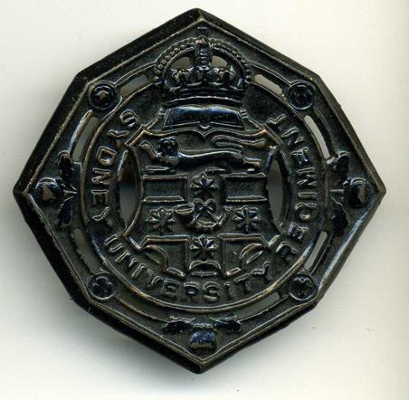 AUSTRALIA: Sydney University Regiment Cap Badge