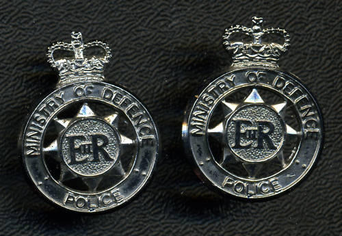 MINISTRY OF DEFENCE POLICE EIIR Collar Badge Pair