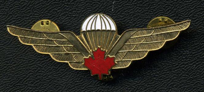 Parachute Qualification Wing - Red Maple Leaf