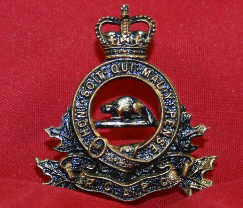 Royal Canadian Army Pay Corps Officers Collar Badge