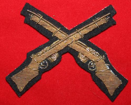 RCMP Gold Wire Crossed Rifles Qualification Badge