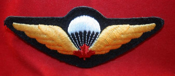 Canadian Army Parachute Badge (Red Leaf)