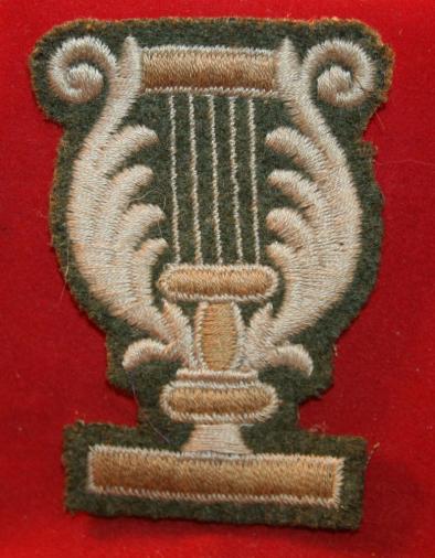 Canadian / British Army: Driver (Internal Combustion) Cloth Trade Badge