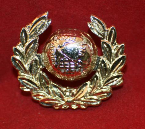WW2 era. Royal Marines Police Cap badge. GAUNT LONDON maker marked.