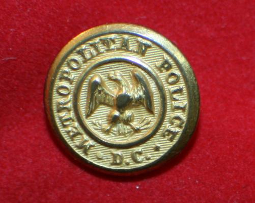 Metropolitan Police DC Uniform Button - Old Obsolete style / design ...