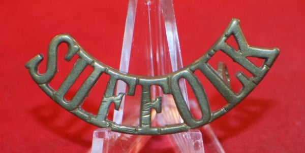 British Army: Suffolk Regiment Shoulder Title Badge SUFFOLK