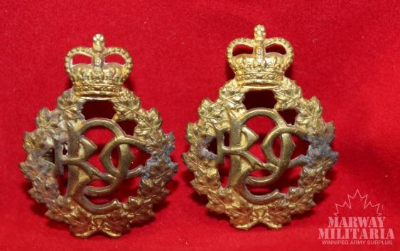 Royal Canadian Army Dental Corps Collar Badge Pair