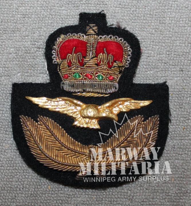 RCAF Pilots Cap Badge